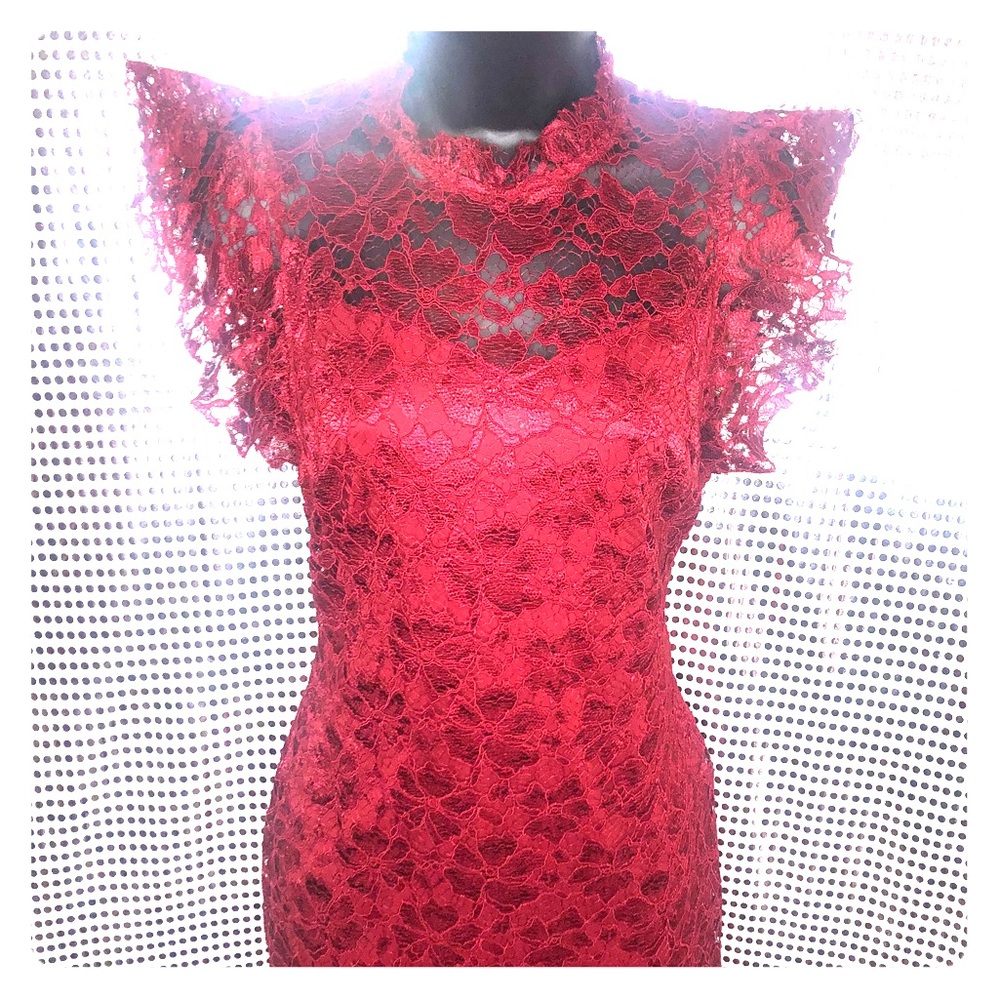 #EnfocusStudio 🍷 Lace Midi Dress